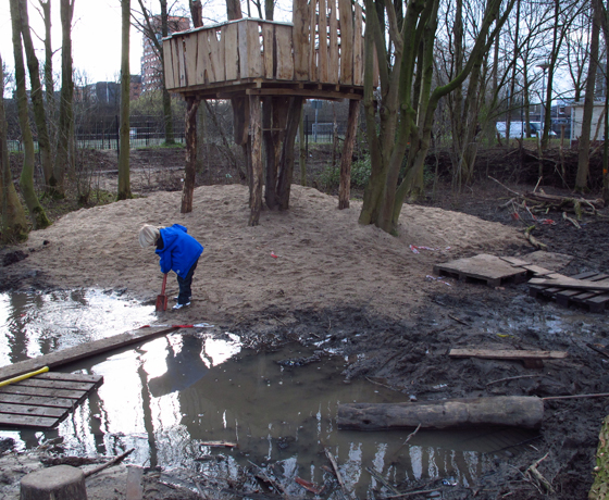 spelen in de natuur